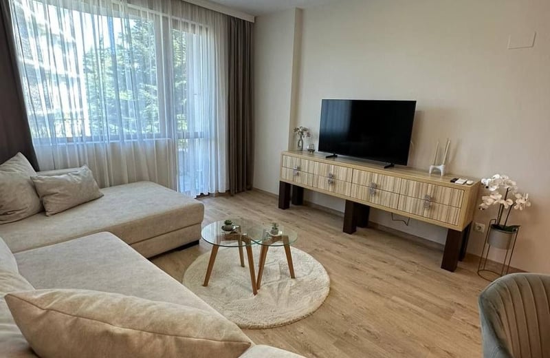 Alquiler de un apartamento amueblado de 2 habitaciones en un distrito prestigioso, Varna, Bulgaria